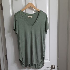 Cloth & Stone Sage Green V-Neck Tunic Tee